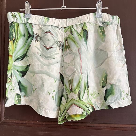 TOWNSEN | Silk Watercolor Grasshopper Green Shorts | Size Large - Picture 5 of 8
